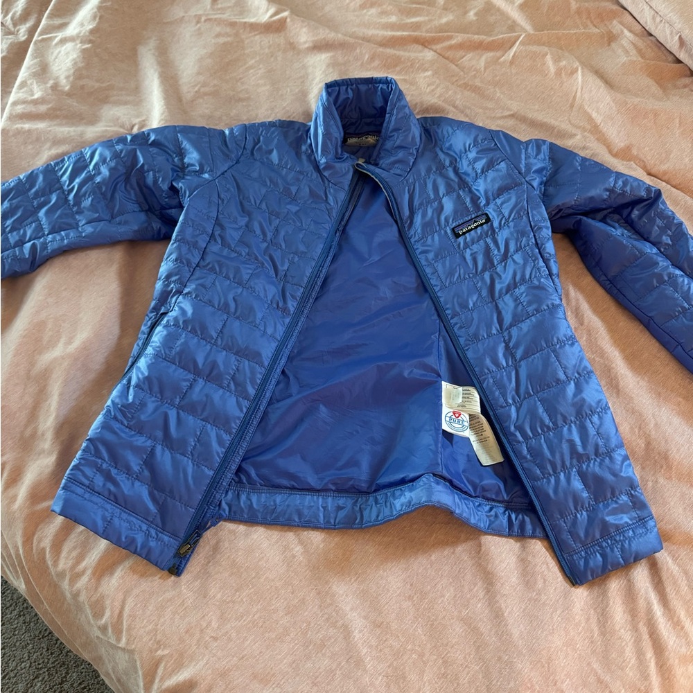 Patagonia puff jacket